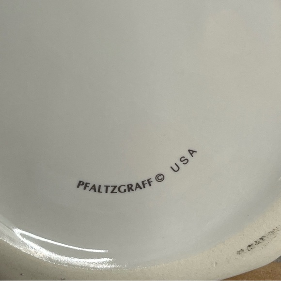 Pfaltzgraff, Set of 2 Winterberry Pattern, Sculpted Mugs, 16 oz, Stoneware - Picture 9 of 16